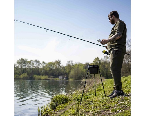 Прикормочная станция AVID CARP Lokdown Bucket Stand
